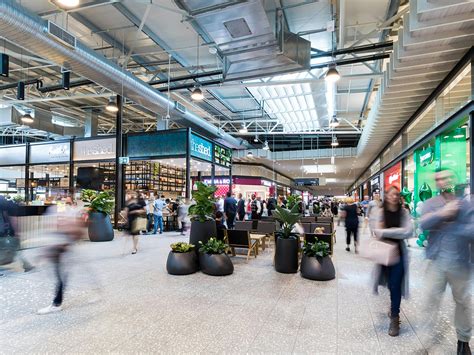 flight centre macarthur square photos